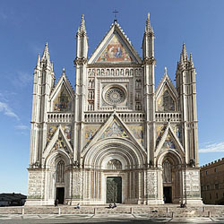 desain fasad bangunan bernilai seni