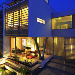 Mau Membangun Rumah di Bali, Anda butuh Arsitek atau Kontraktor?