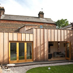 Penggunaan Kayu untuk Memperbaiki Tampilan Rumah