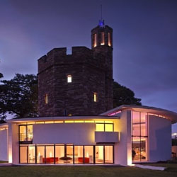 Tower Klasik Pada Rumah Modern