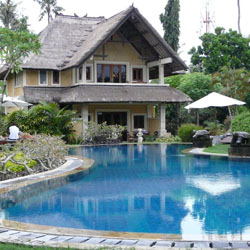 Menikmati Kesegaran Rumah Bali