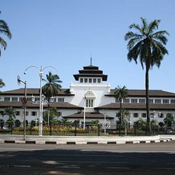Keindahan Arsitektur Gedung Sate di Bandung Jawa Barat