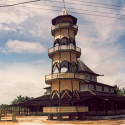 Keindahan Desain Menara Masjid di Samarinda