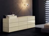 Meja / Kabinet yang Dilengkapi dengan Laci