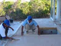 Proses pemasangan terrazzo pada lantai