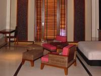 Paduan kayu dan terrazzo pada lantai