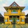 Gedung Kuning Khas Riau